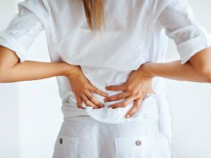 Как вывести камни из почек, избавиться и растворить их, удаление без операции