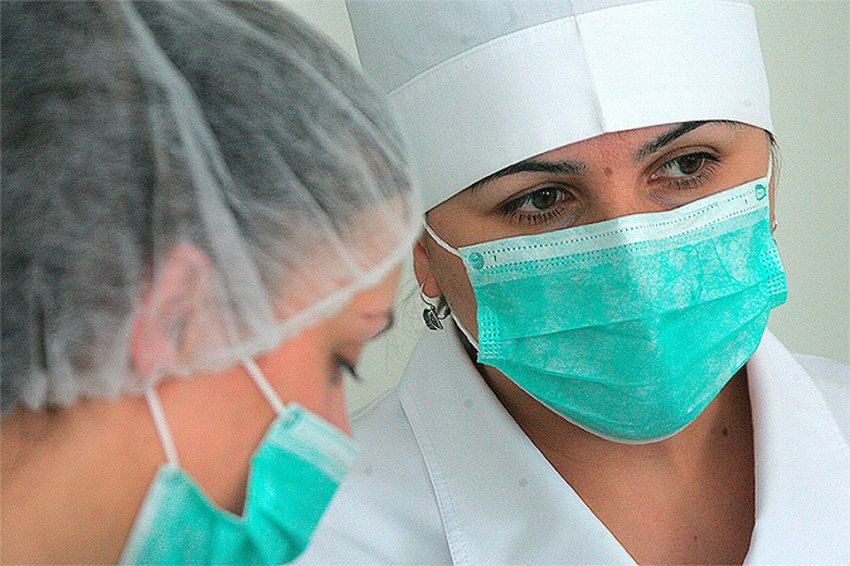 Можно ли заразиться раком от больного человека: через слюну или посуду, ответы профессиональных онкологов и примеры из жизни пациентов